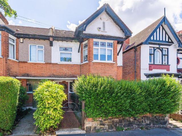 House for sale in London Borough of Croydon, Thornton Heath