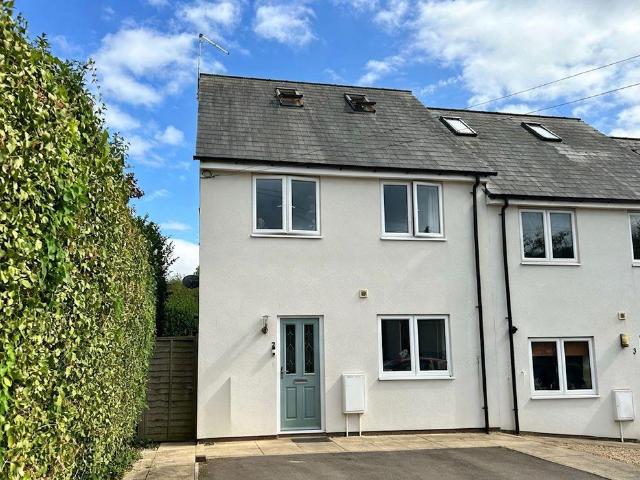 House for sale in Bromsberrow Heath, Gloucestershire