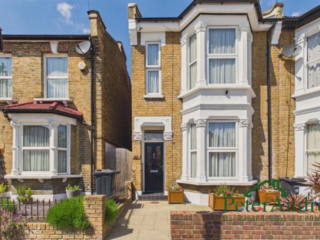 House for sale in South Woodford, Greater London