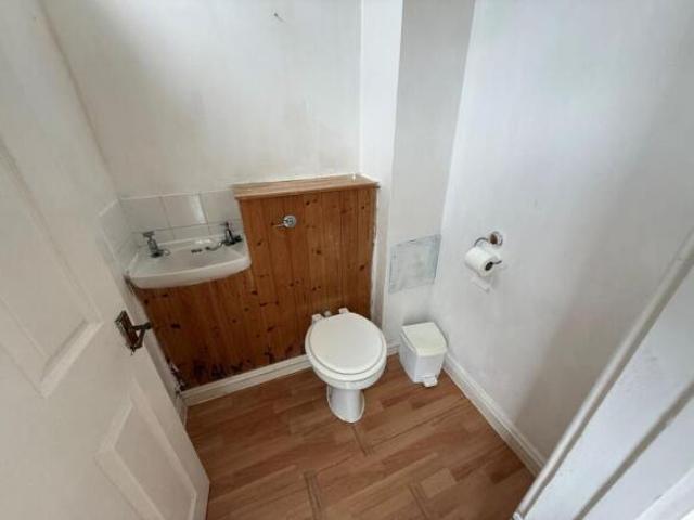 Cottage for sale in Alton Barnes
