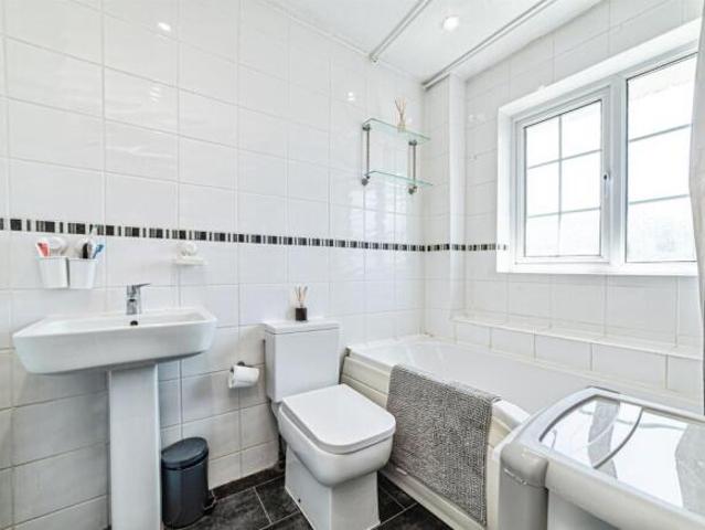 Cottage for sale in Basingstoke, Basingstoke and Deane