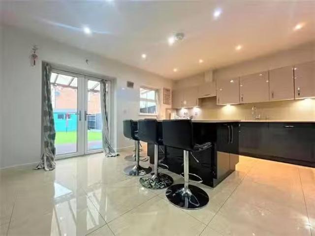 House for sale in Yiewsley