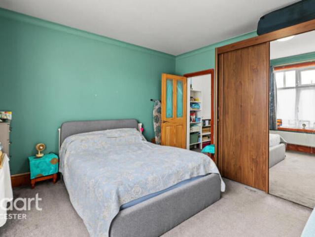 Cottage for sale in Crown Hills, Leicester