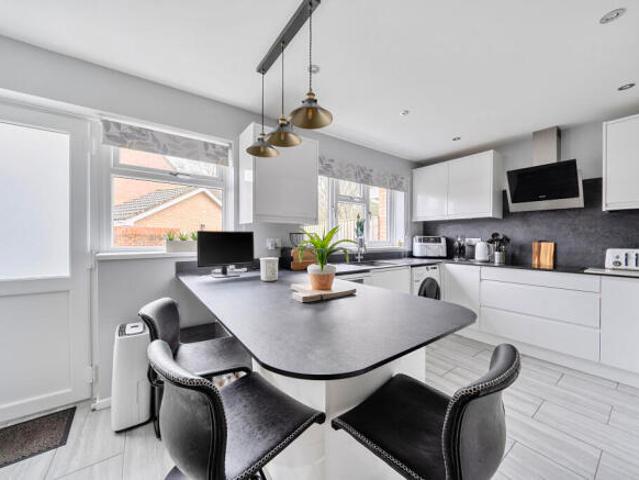 Cottage for sale in Kingsdown, Swindon