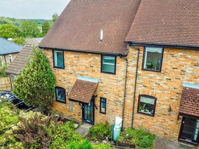 House for sale in Ashlyns Estate, Pouchen End
