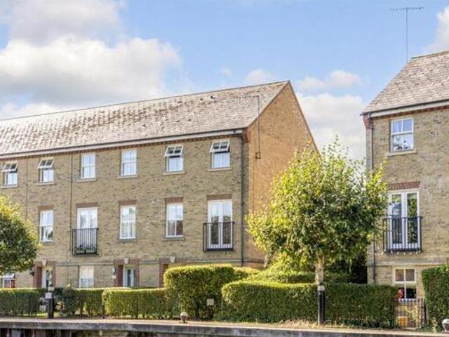 House for sale in Ashlyns Estate, Pouchen End