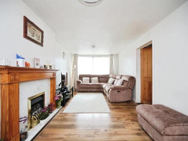 Cottage for sale in Spring Park, Luton