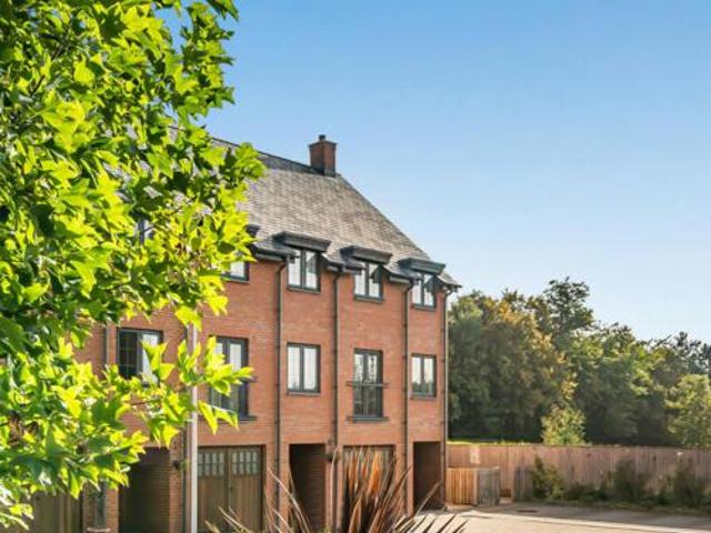 House for sale in Lyons, Greater London