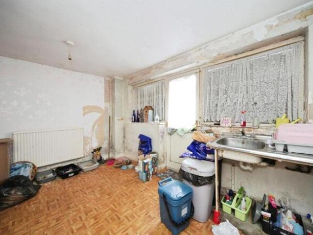 Cottage for sale in Spring Park, Luton