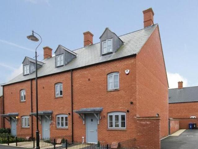 House for sale in Radstone Fields, Brackley