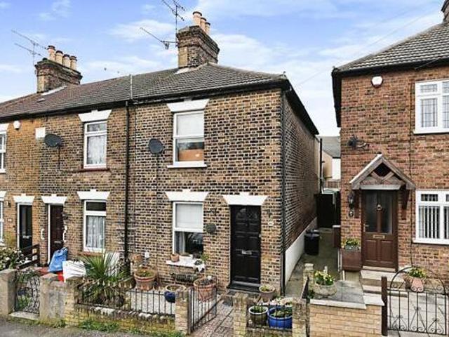 House for sale in Navestock Side, Essex