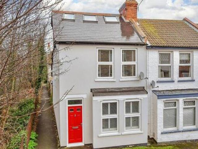 House for sale in Upton, Acol