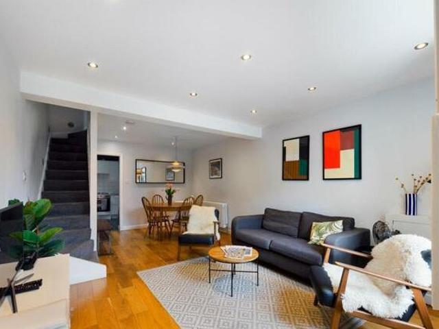 House for sale in Upton, Acol