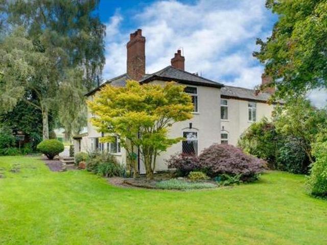 House for sale in Bromsgrove, Worcestershire