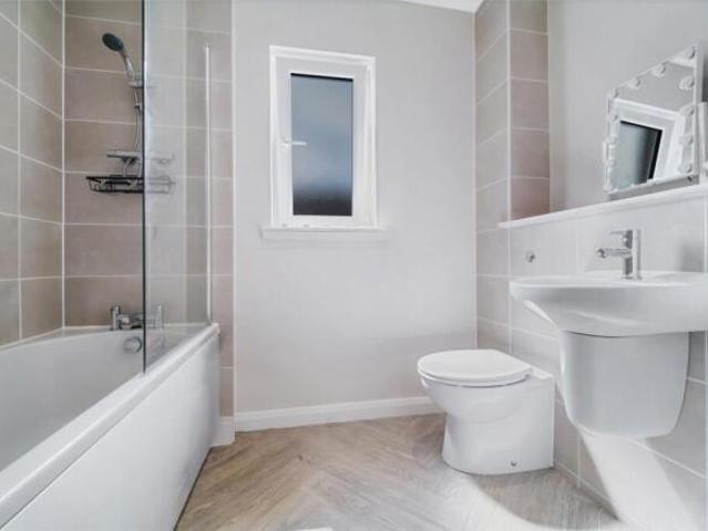 Cottage for sale in Barmulloch, Scotland