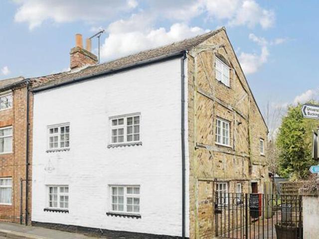 House for sale in Buckingham, Buckinghamshire
