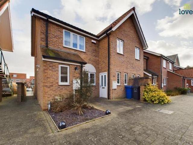 House for sale in Brayford, Lincolnshire