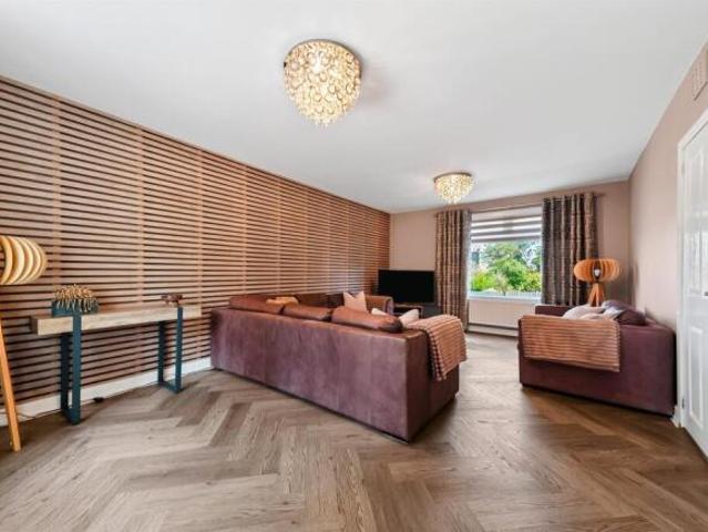Cottage for sale in Cambuslang, Scotland