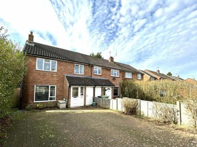 House for sale in Heol-las, Surrey