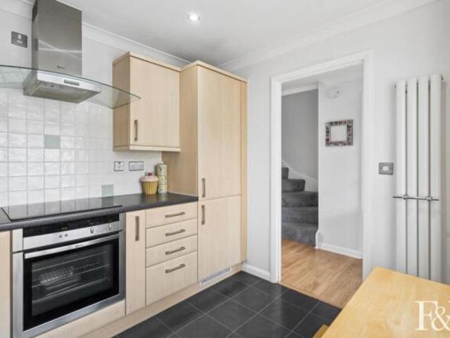Cottage for sale in Woodley