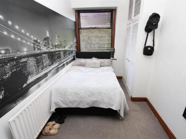 Cottage for sale in Greengates, West Yorkshire