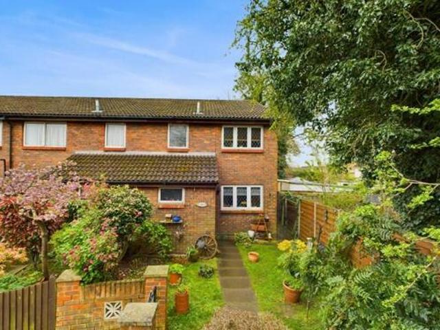 House for sale in Chertsey, Runnymede