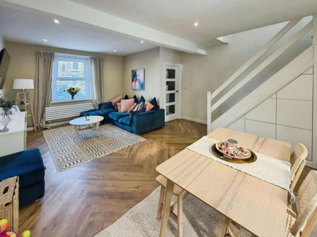 Cottage for sale in Gowerton, Wales
