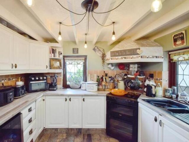 Cottage for sale in Ynystawe, Wales