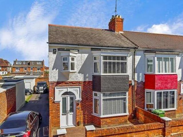 House for sale in Spring Vale, Hampshire