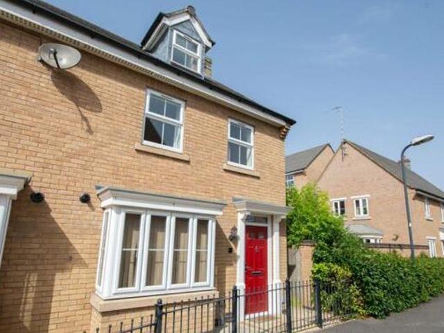 House for sale in Newton, New Bilton