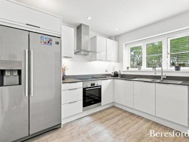Cottage for sale in Pilgrims' Hatch, Navestock Side