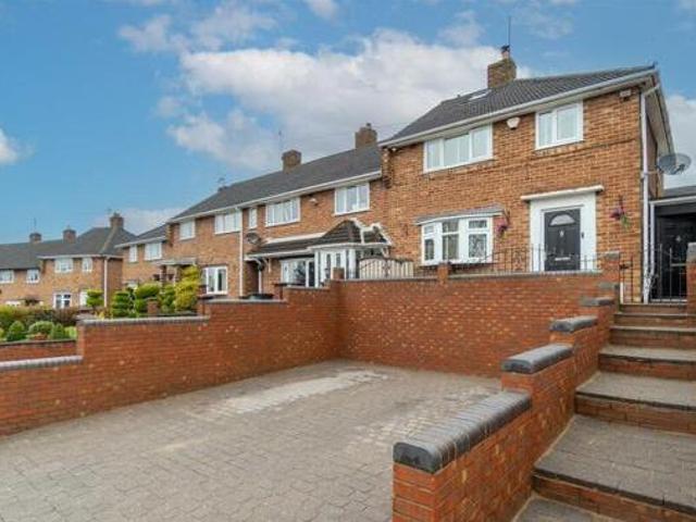 House for sale in Halesowen, West Midlands