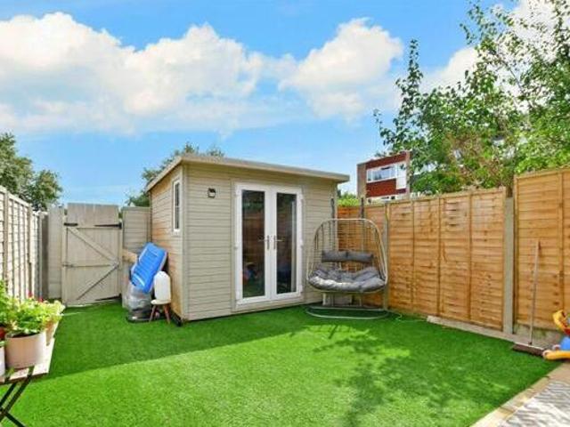 House for sale in Fole, Surrey