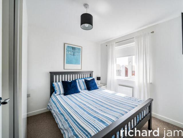 Cottage for sale in Swindon