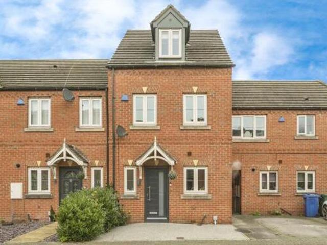 House for sale in Hatfield, South Yorkshire