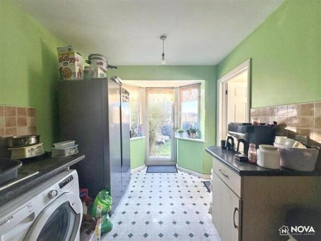 Cottage for sale in Farley Hill, Luton