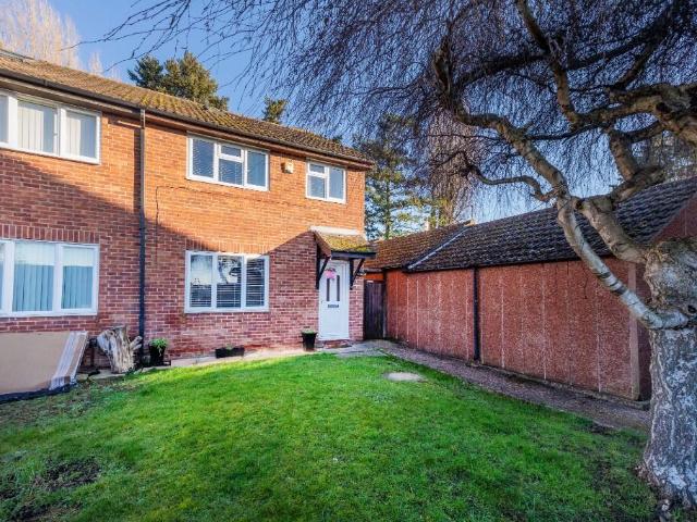 Terraced House for sale in Slough