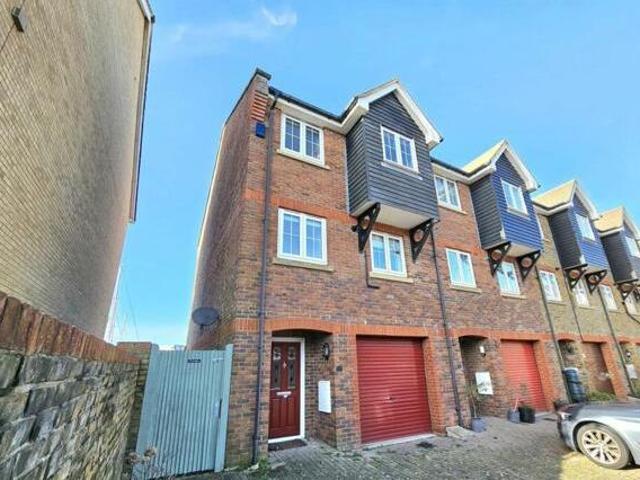 House for sale in Silver Wharf, Eastbourne