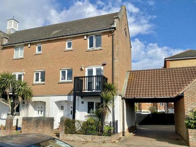 House for sale in Sovereign Harbour, Eastbourne