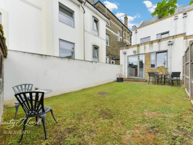 Cottage for sale in Charlton Riverside, Greater London