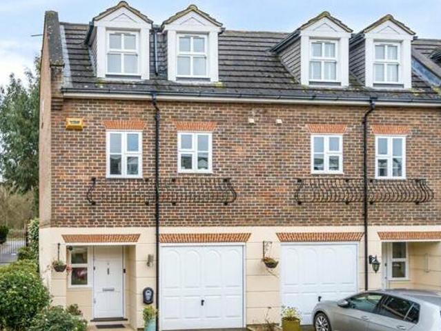 House for sale in Lower Green Esher, Blackhills