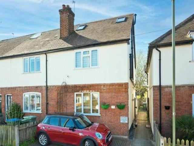 House for sale in Lower Green Esher, Blackhills