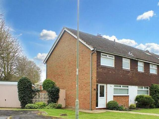 House for sale in The Crescent, Farnborough