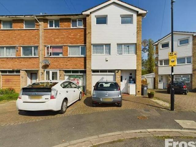 House for sale in London Borough of Hounslow, Feltham