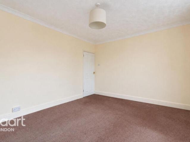 Cottage for sale in Ferndale, Swindon