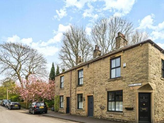 House for sale in Old Glossop, Charlesworth