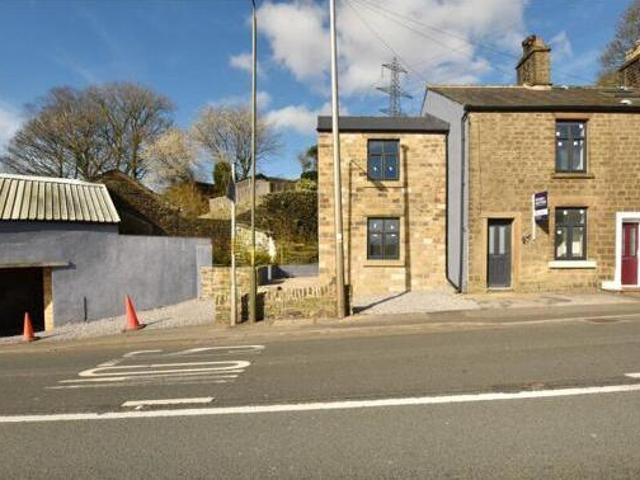 House for sale in Old Glossop, Charlesworth