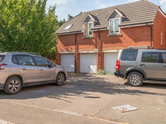 Cottage for sale in Kingsdown, Swindon