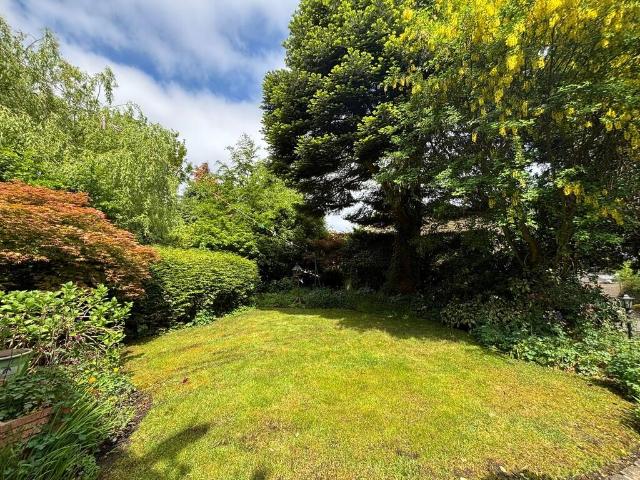 Terraced House for sale in Greenside