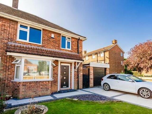 House for sale in Grimsby, Greater Lincolnshire